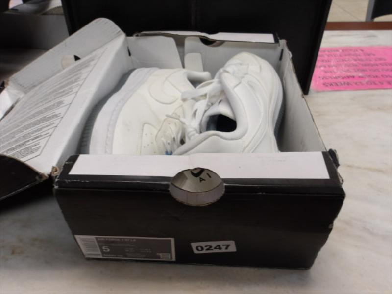 247 - Air Jordan sz 11