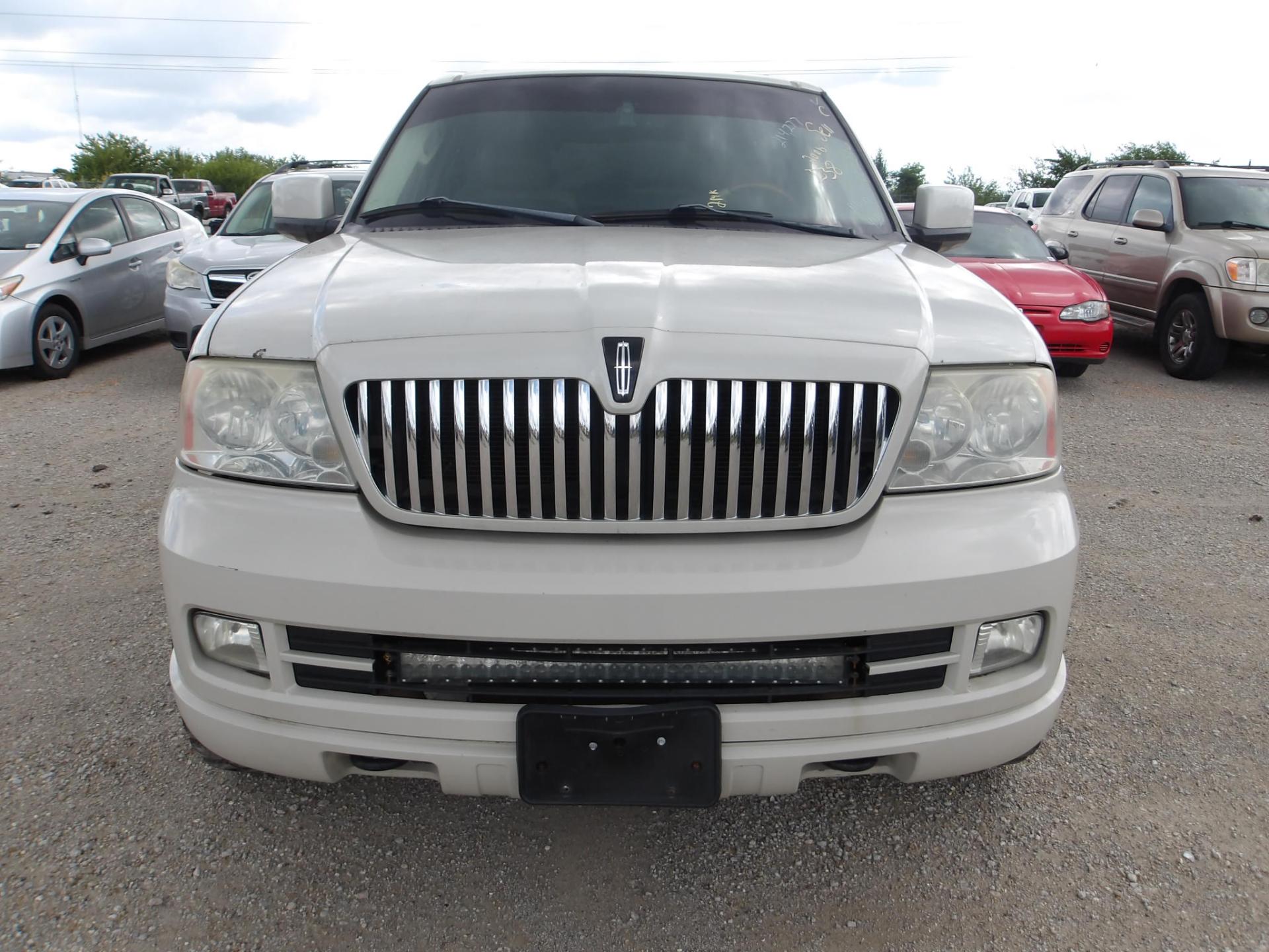 D38 - 2006 Lincoln Navigator