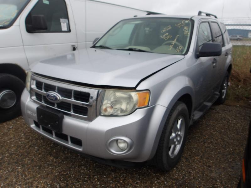 FORD ESCAPE XLT  2010 D15