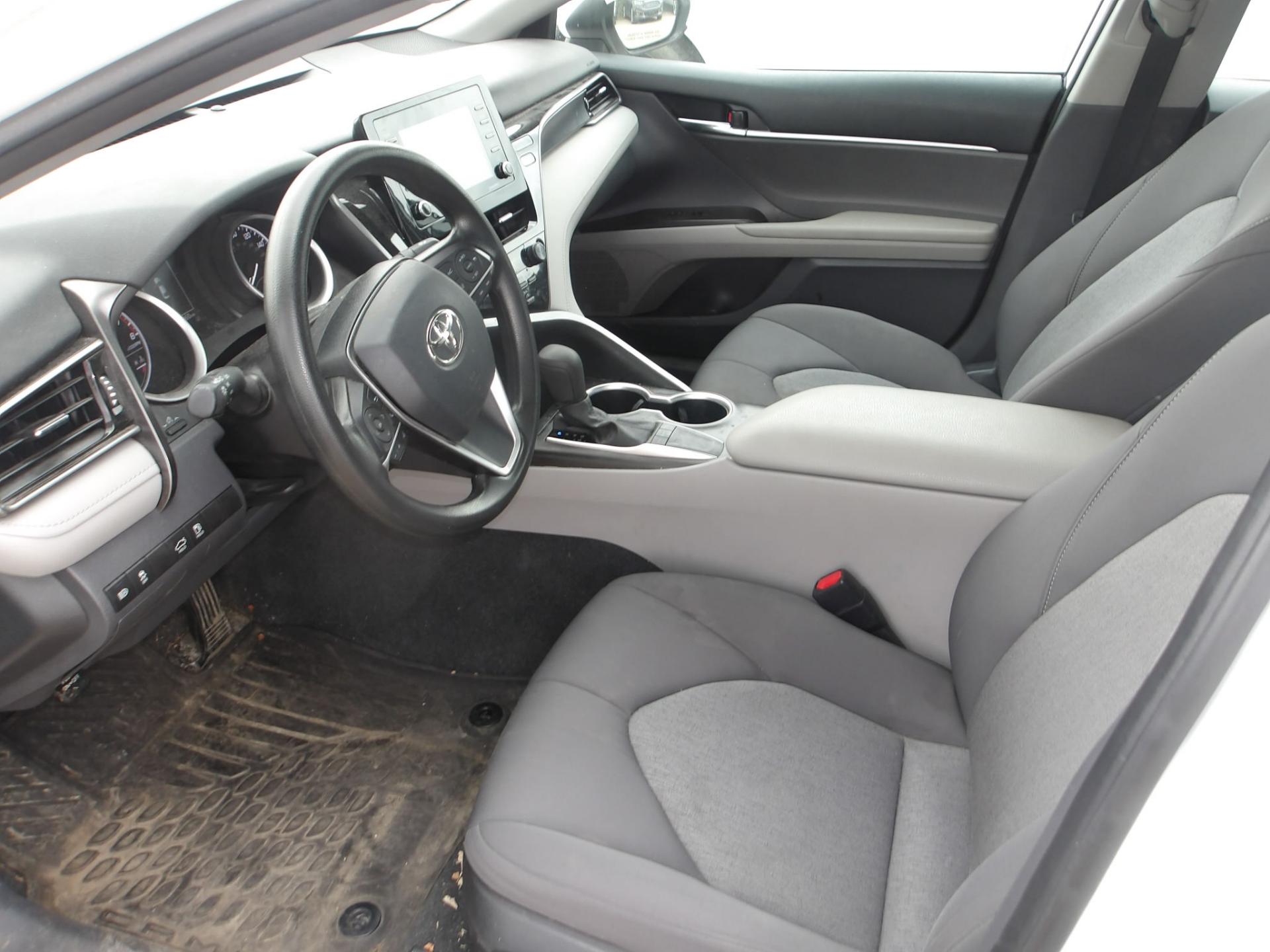 D3- 2022 TOYOTA CAMRY LE