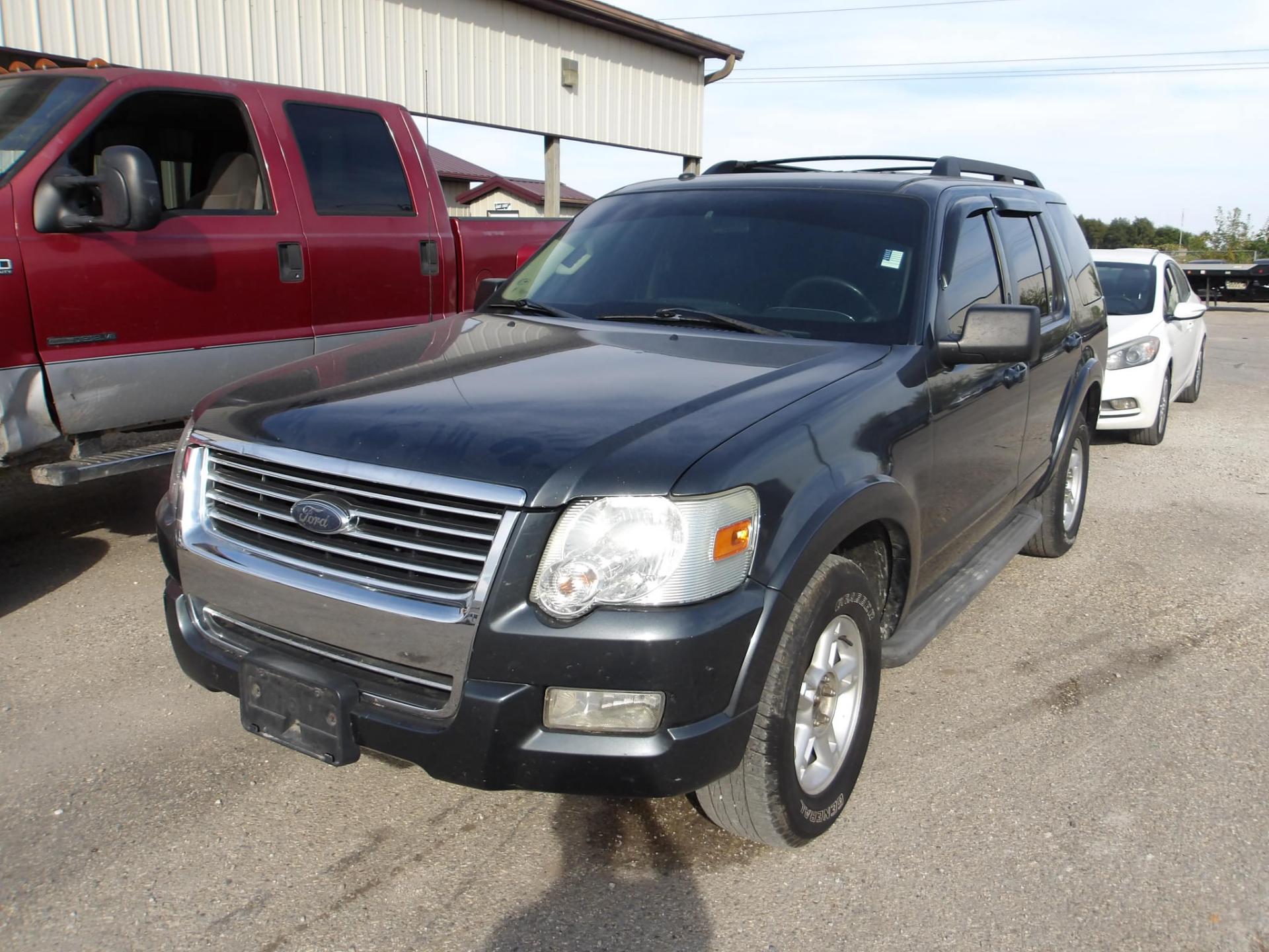 A28 - 2010 Ford Explorer XLT