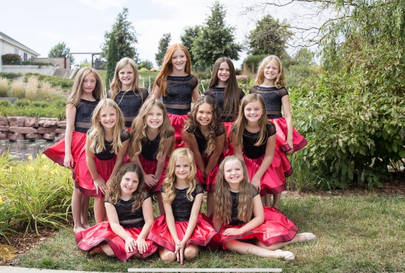 Petite Elite

6 -9 Year Old Competition Dance Team