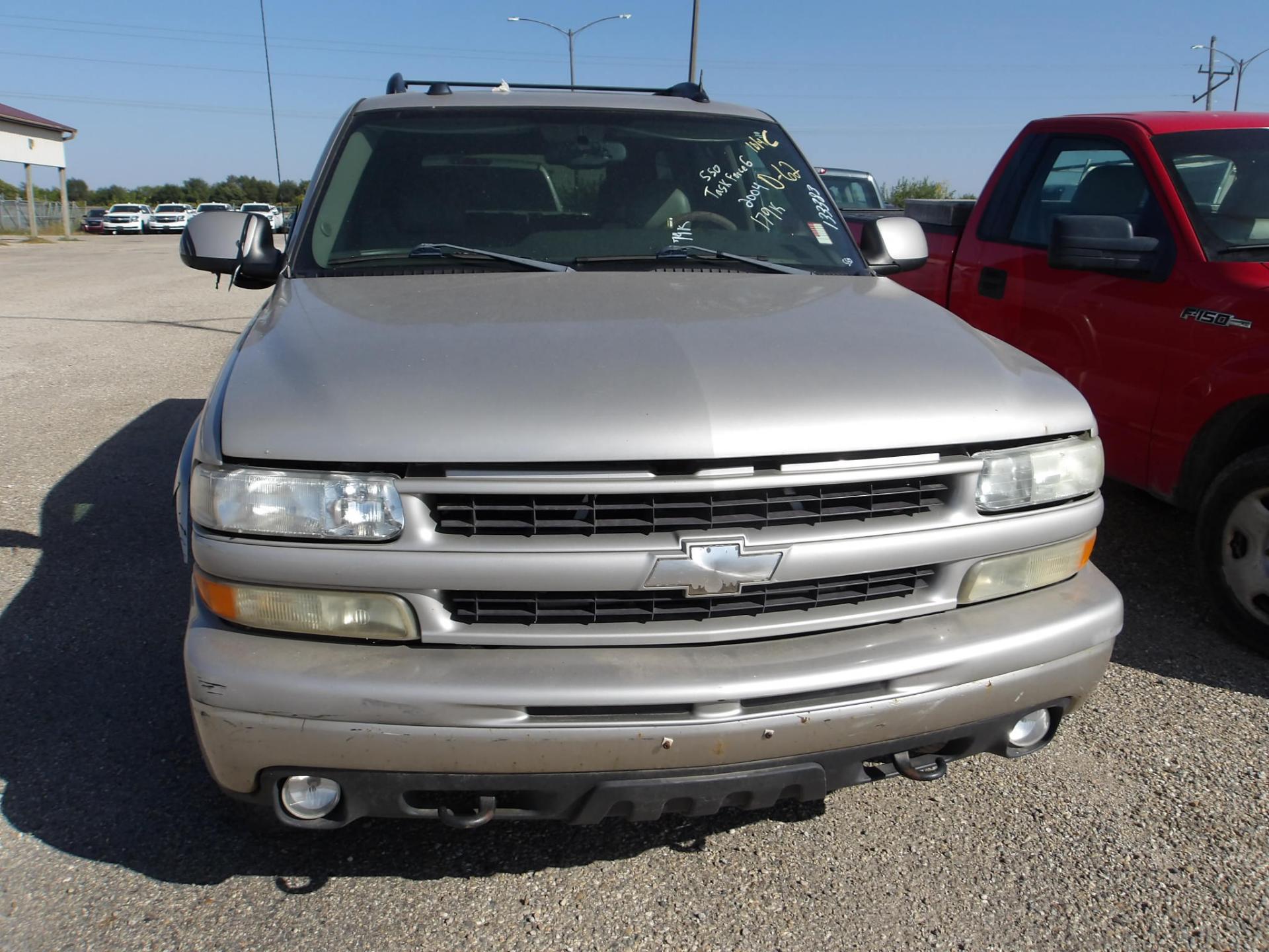 D62- 2004 CHEVROLET TAHOE