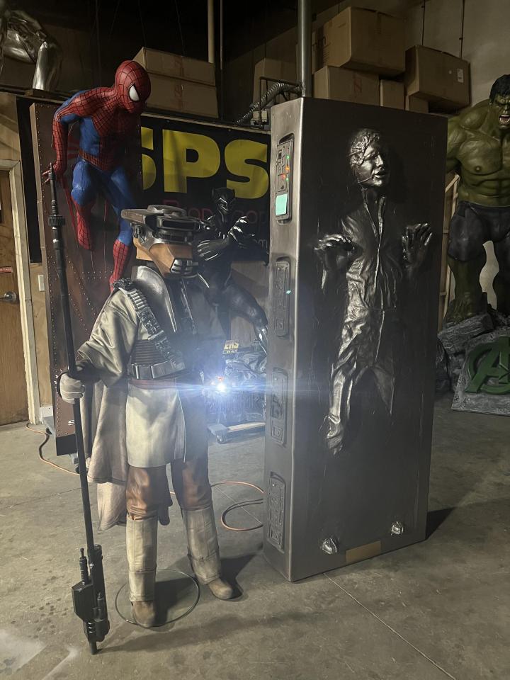 Star Wars Return of the Jedi Princess Leia Boushh and Han Solo In Carbonite