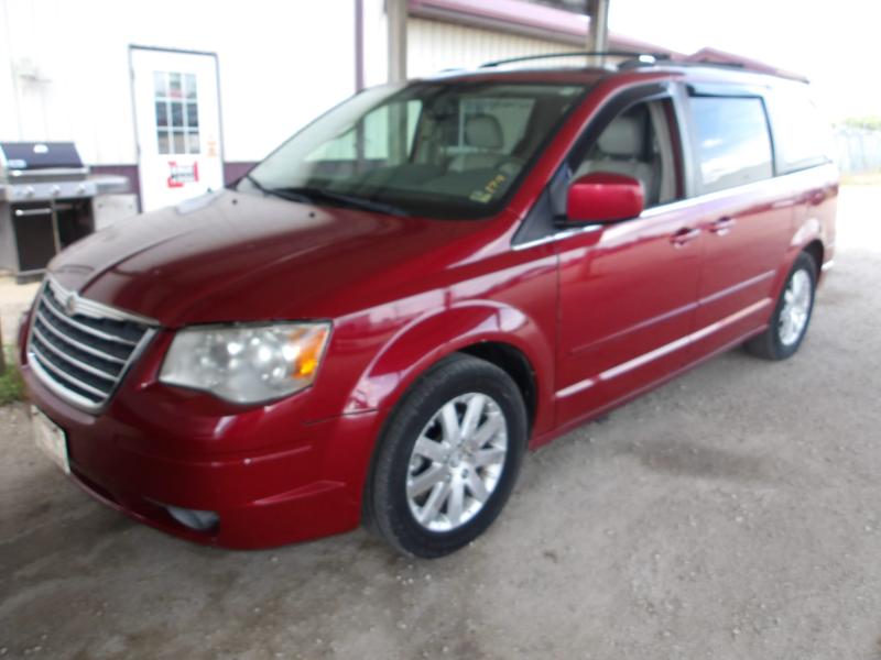 AC9 - 2008 Chrysler Town & Country