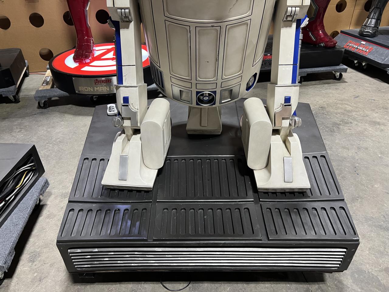 Life Size Star Wars Sideshow Version 2 R2-D2 and C-3P0