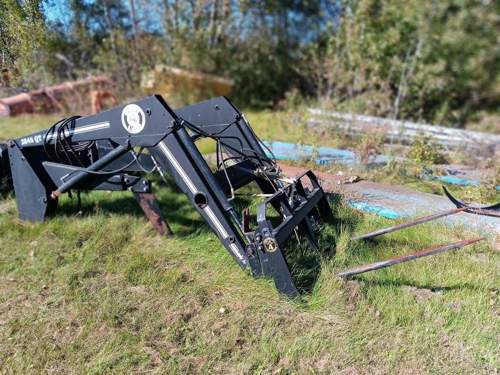 Bush Hog 2845 QT International Tractor Loader - Item # 52