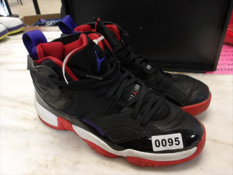 95 - Air Jordan sz 11