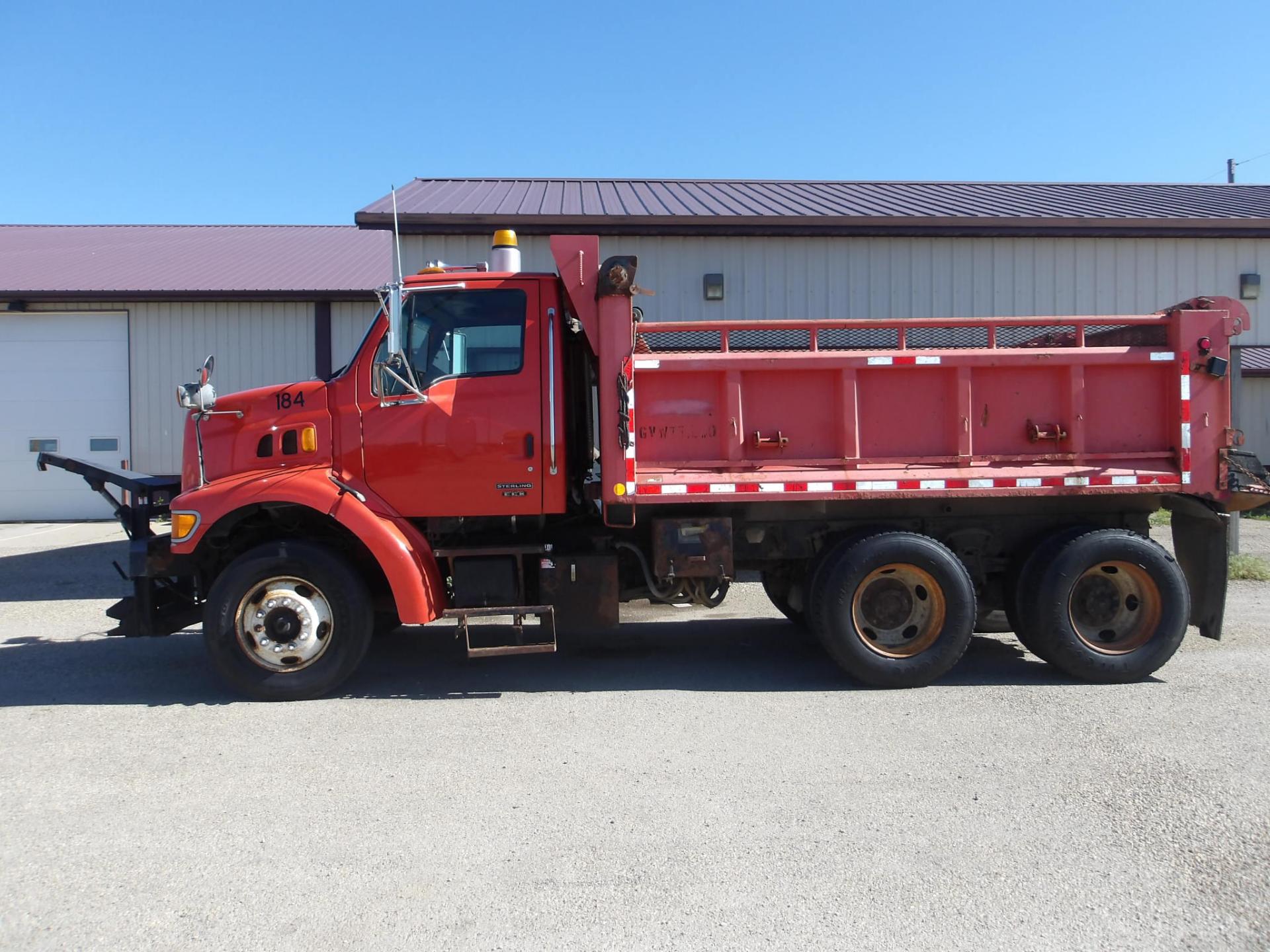 T10 - 2003 Sterling L7500