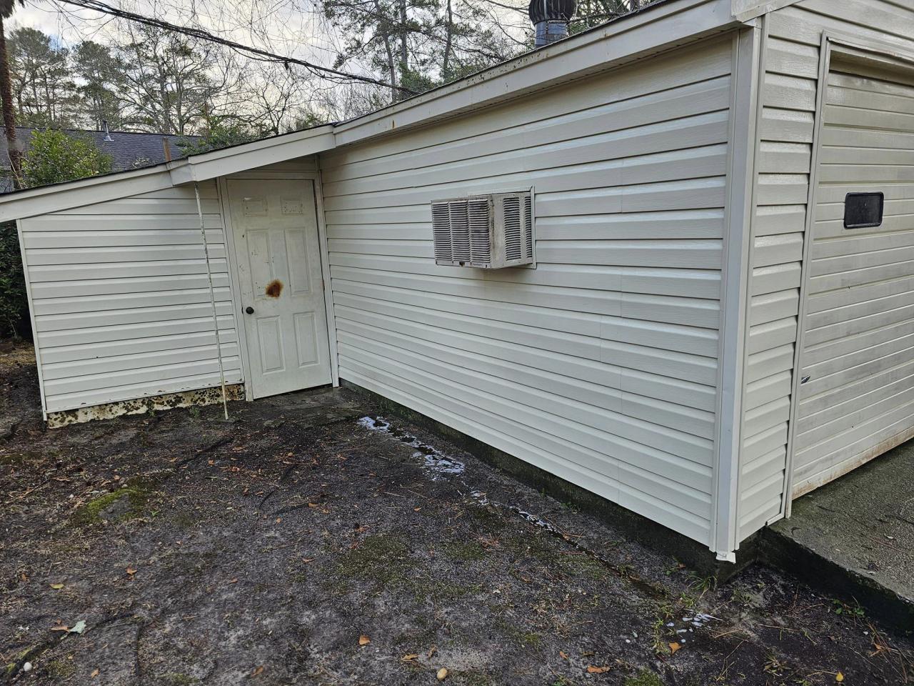Pressure Washing and Soft Washing