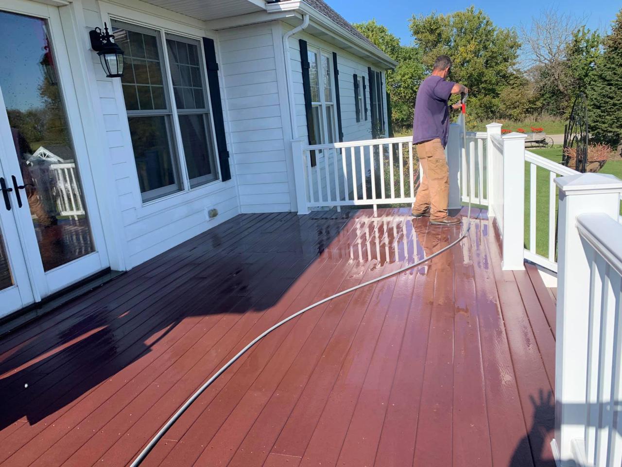 Deck &amp; Fence Cleaning