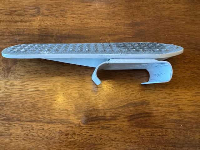Cessna 150, 172 & 182 RIGHT Gear Leg Step With Mounting Bracket. Used.