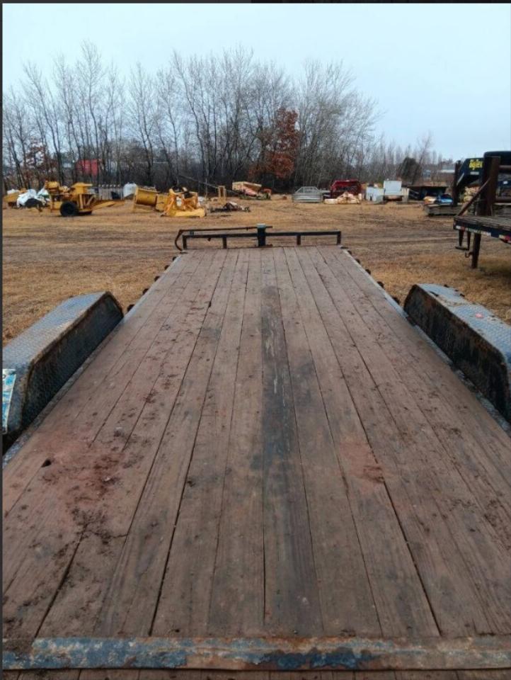 2015 PJ Trailer 82" x 22' - Lot # R1333