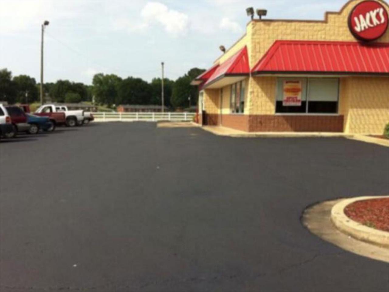 Asphalt Sealcoating and Crack Filling Services