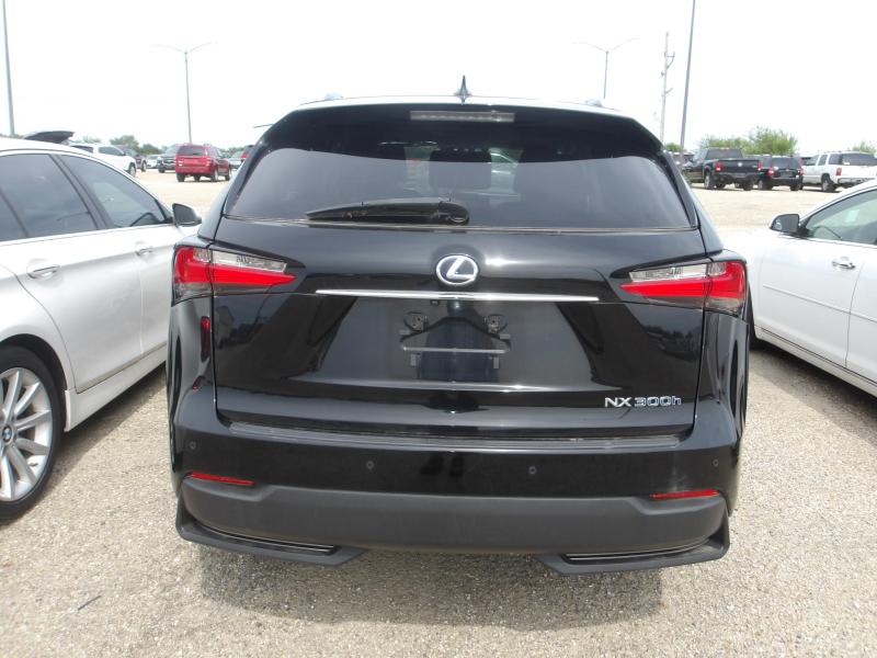 D24 - 2017 Lexus NX 300H