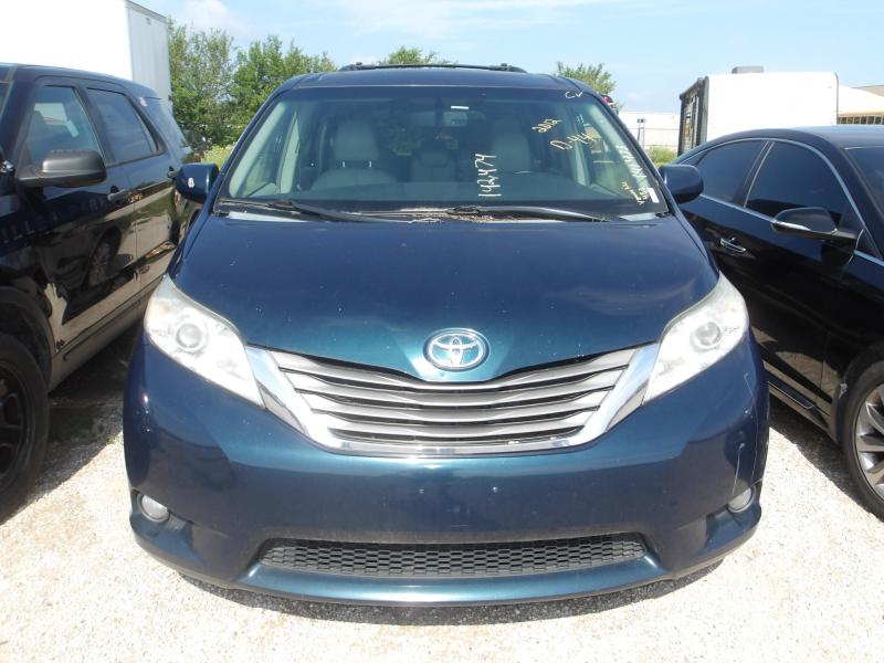 D44 - 2012 Toyota Sienna