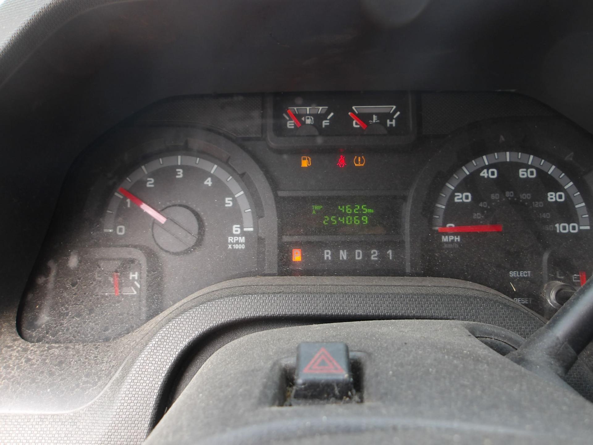 D15 - 2011 Ford Econoline E350 Super Duty