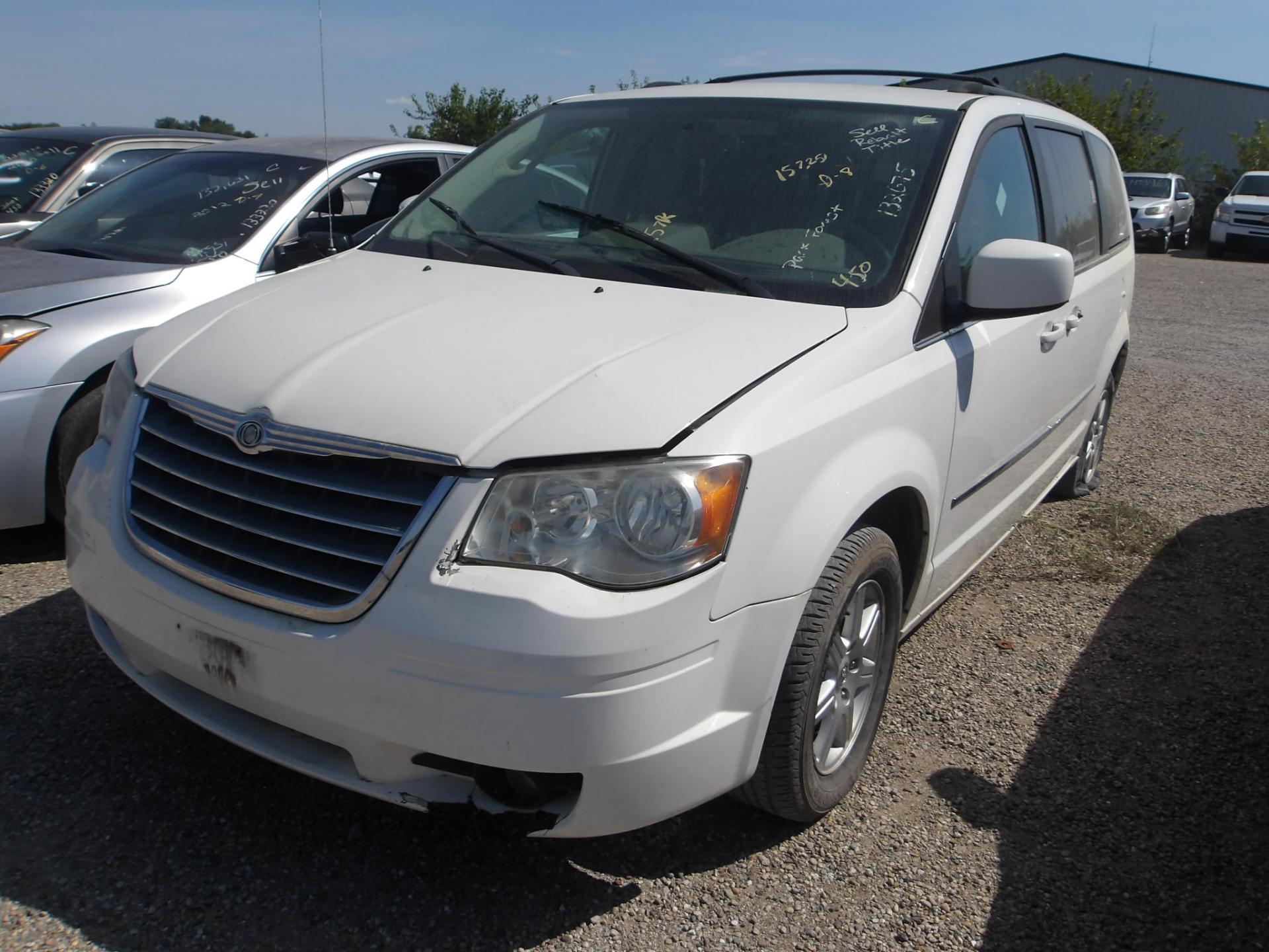 D8 - 2010 Chrysler Town & Country Extended