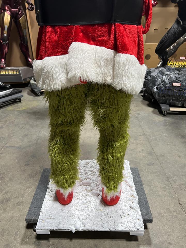 How the Grinch Stole Christmas Statue