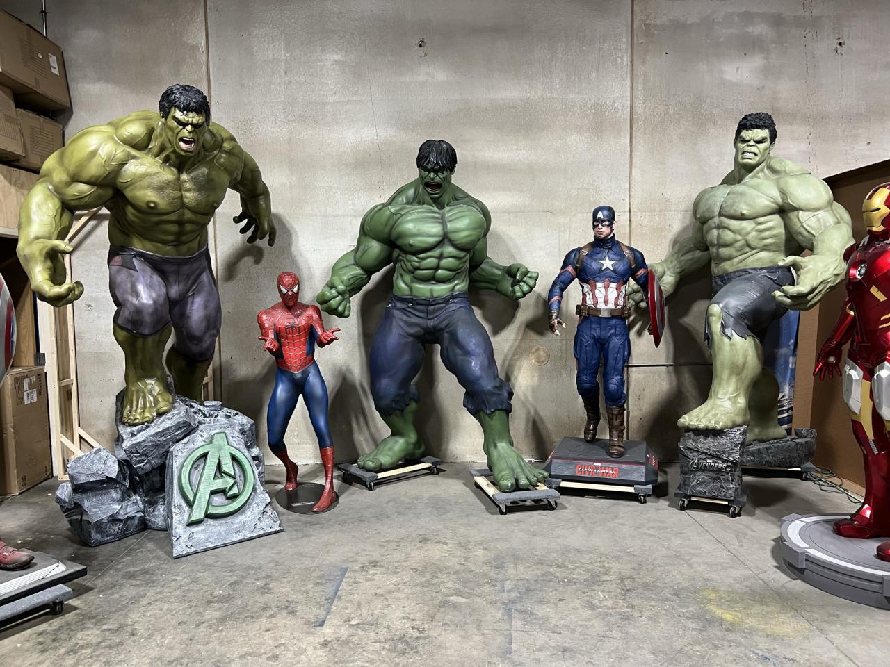 Life Size 2008 Movie Incredible Hulk Theater Display