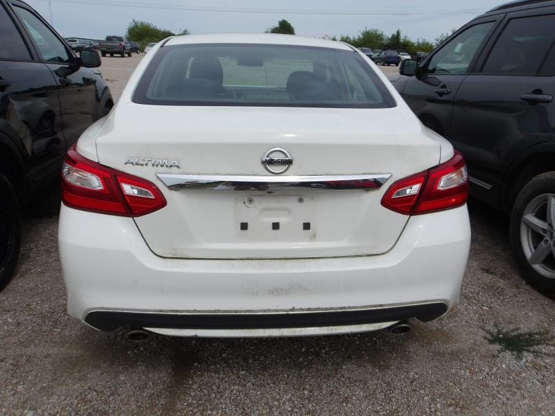 D17 - 2016 Nissan Altima