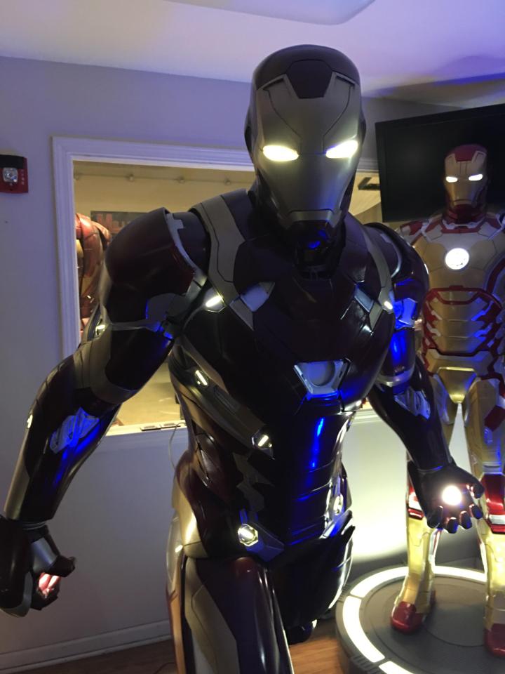Marvel “Captain America: Civil War” 3 Piece Set War Machine Ironman