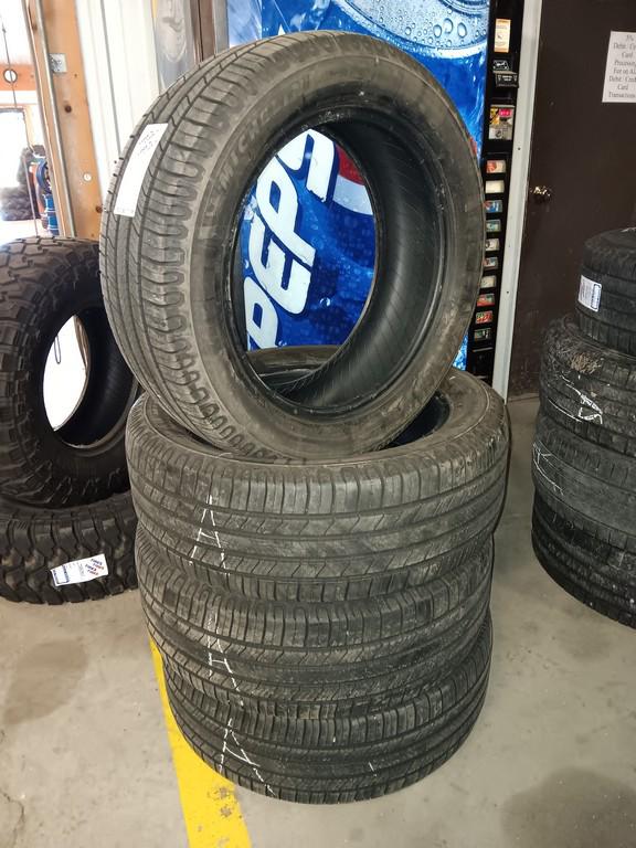 255/55R20 Michelin Defender 2 Tires Set of 4