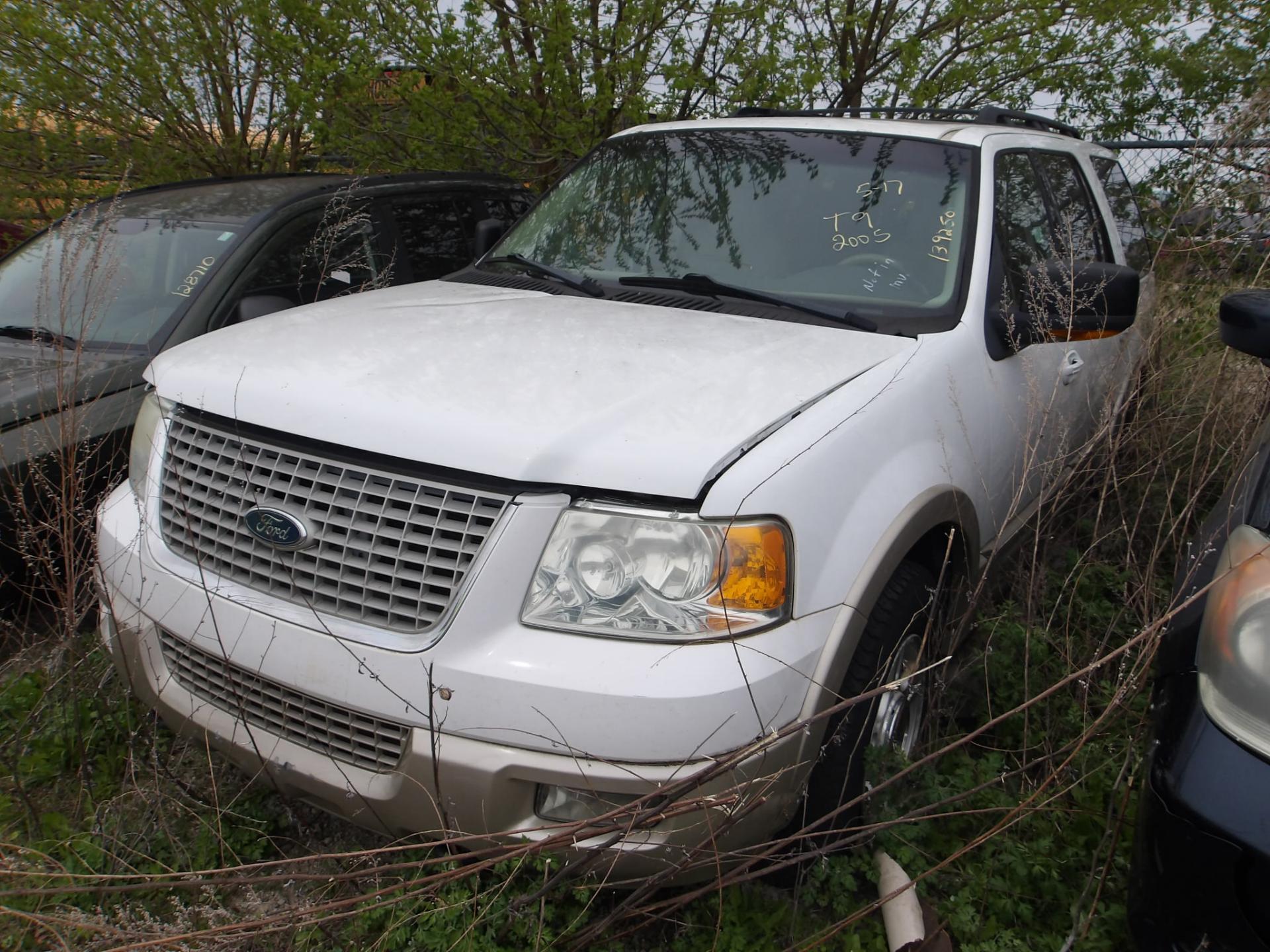 T9 - 2005 Ford Expedition Eddie Bauer
