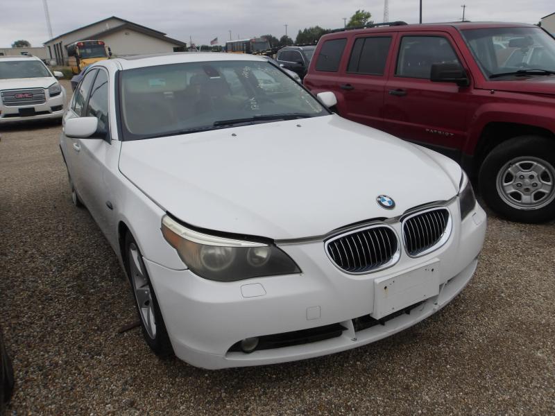 D44 - 2007 BMW 525I