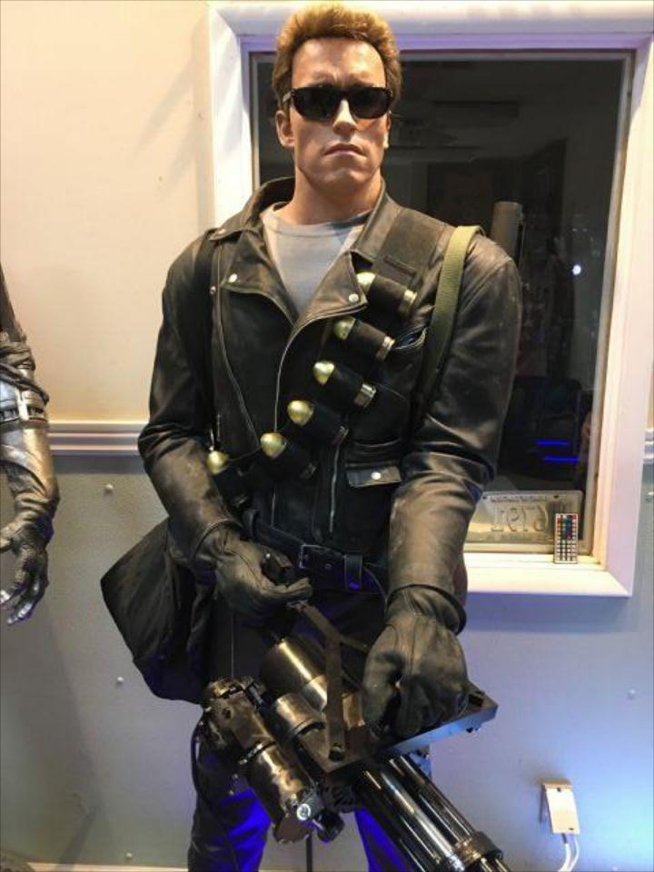 Life Size Terminator Arnold with Working Mini Gun