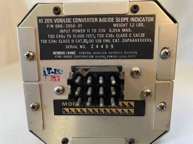 Bendix-King KI 209 Glide Slope/Localizer Course Indicator. 14 Volt. Used.