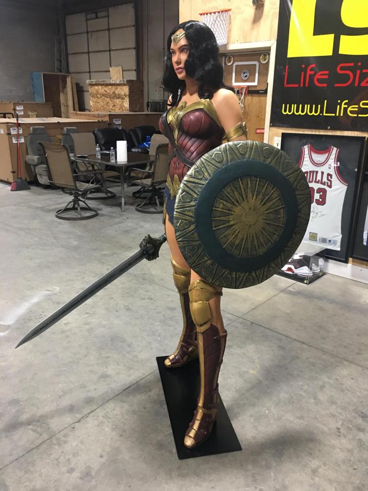 Neca life sales size wonder woman