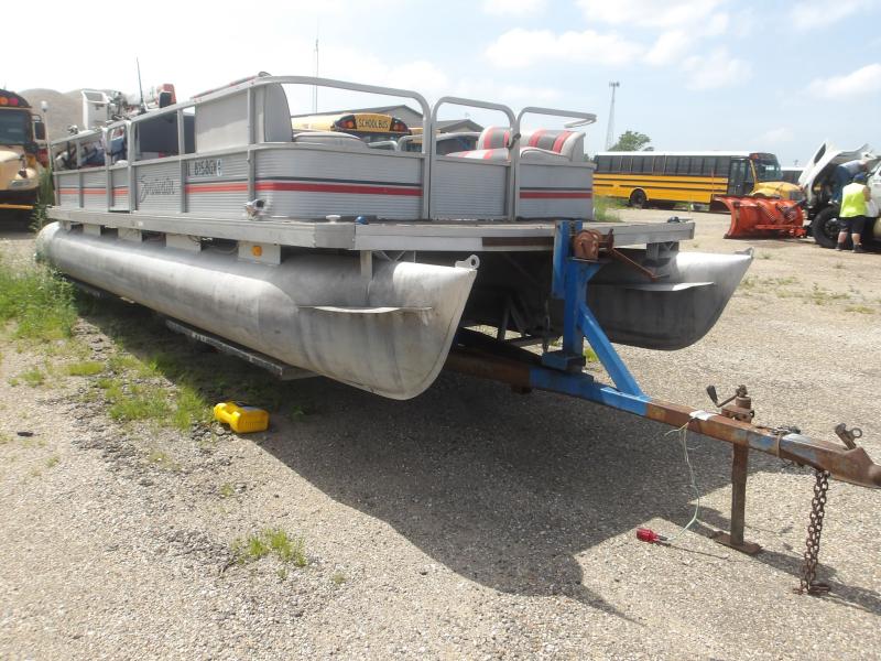 T19 - 1987 Sweetwater pontoon