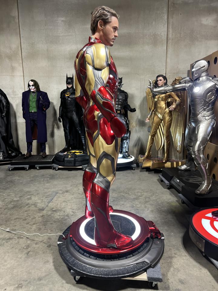 Avengers End Game Tony Stark with Interchangeable Heads