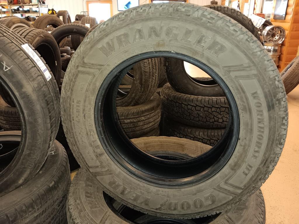 255/65R18 Goodyear Wrangler Tires Set of 4