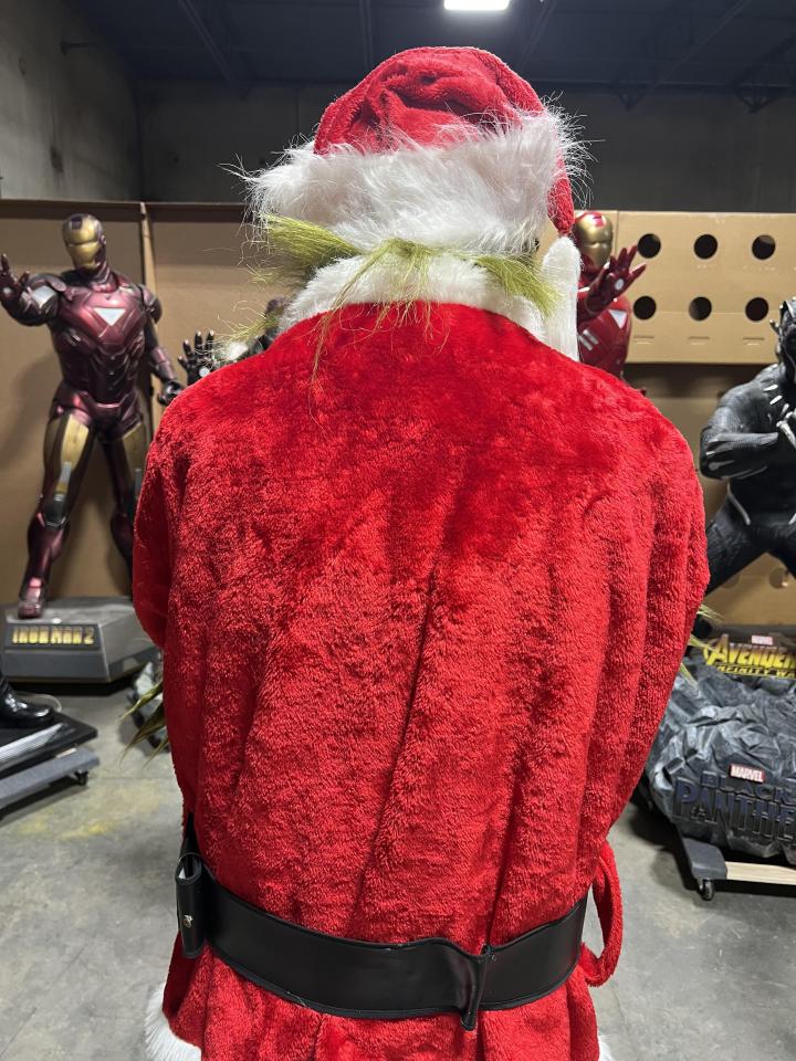 How the Grinch Stole Christmas Statue