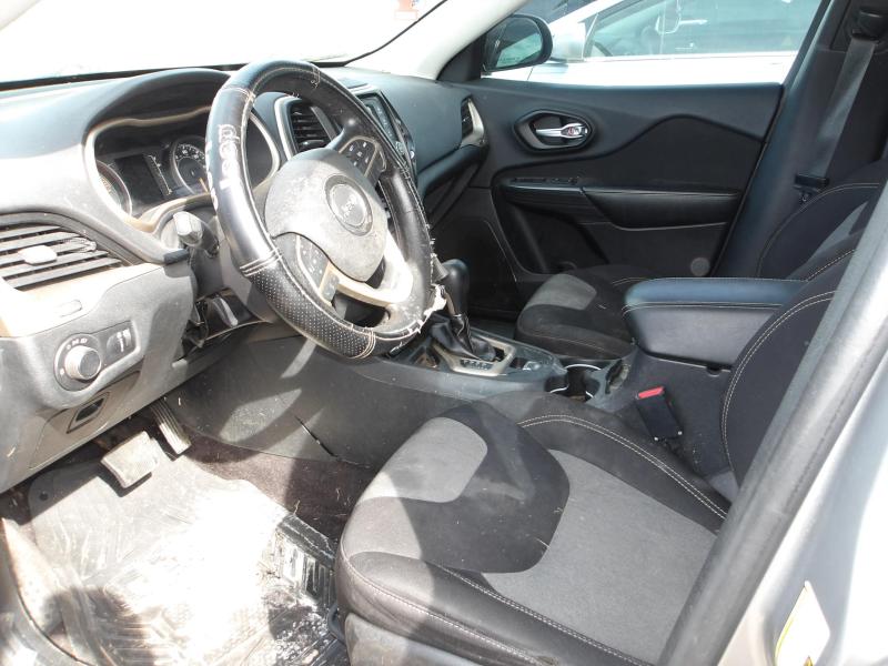 D12 - 2016 Jeep Cherokee Sport
