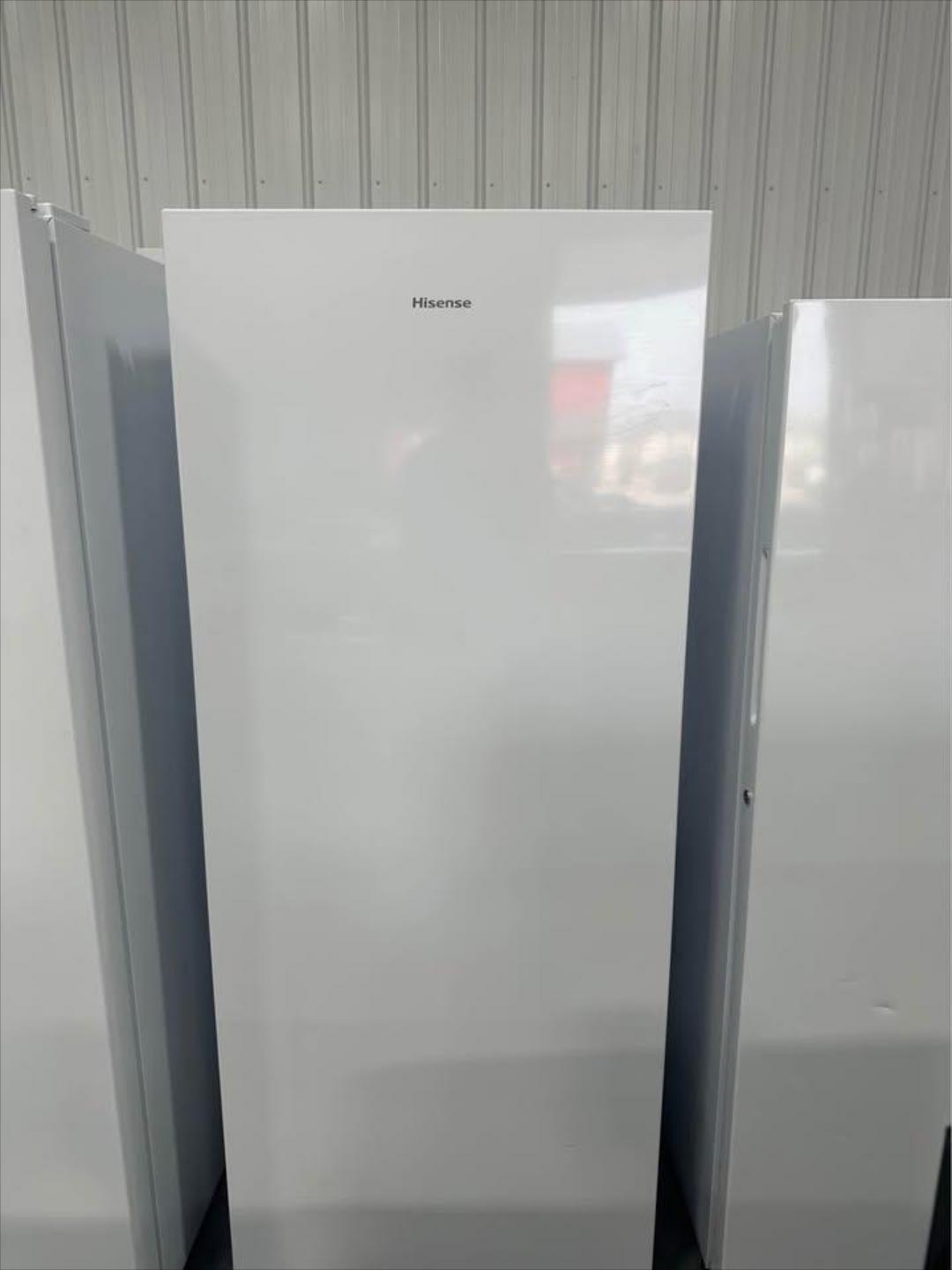 Hisense 13.6 cu. ft. Garage Ready Frost Free Convertible Upright Freezer