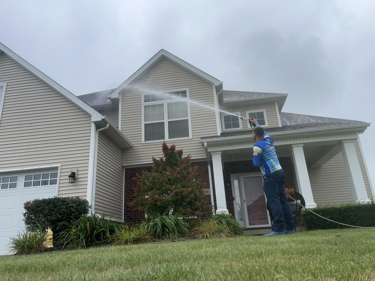 Advantages of Our Toledo House Washing Services 