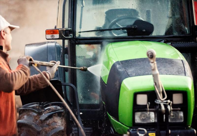 Heavy Equipment Cleaning