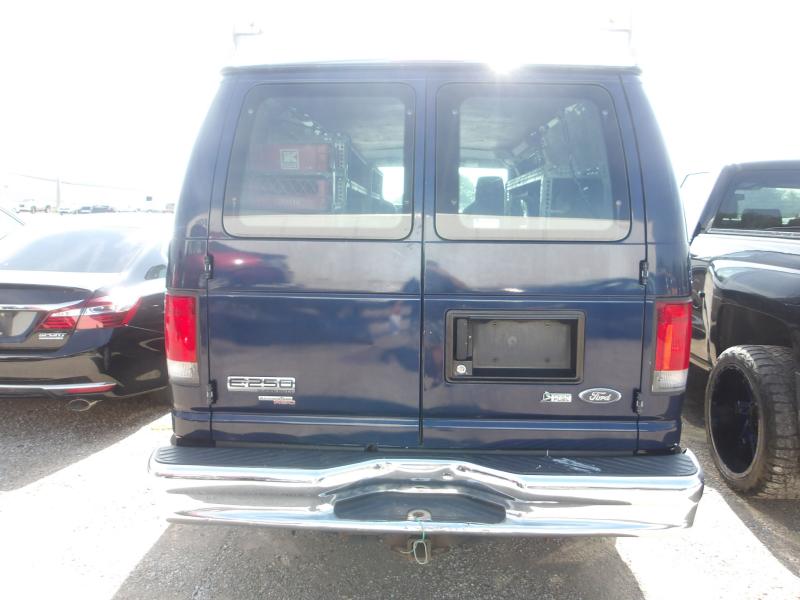 D38 - 2014 Ford E250