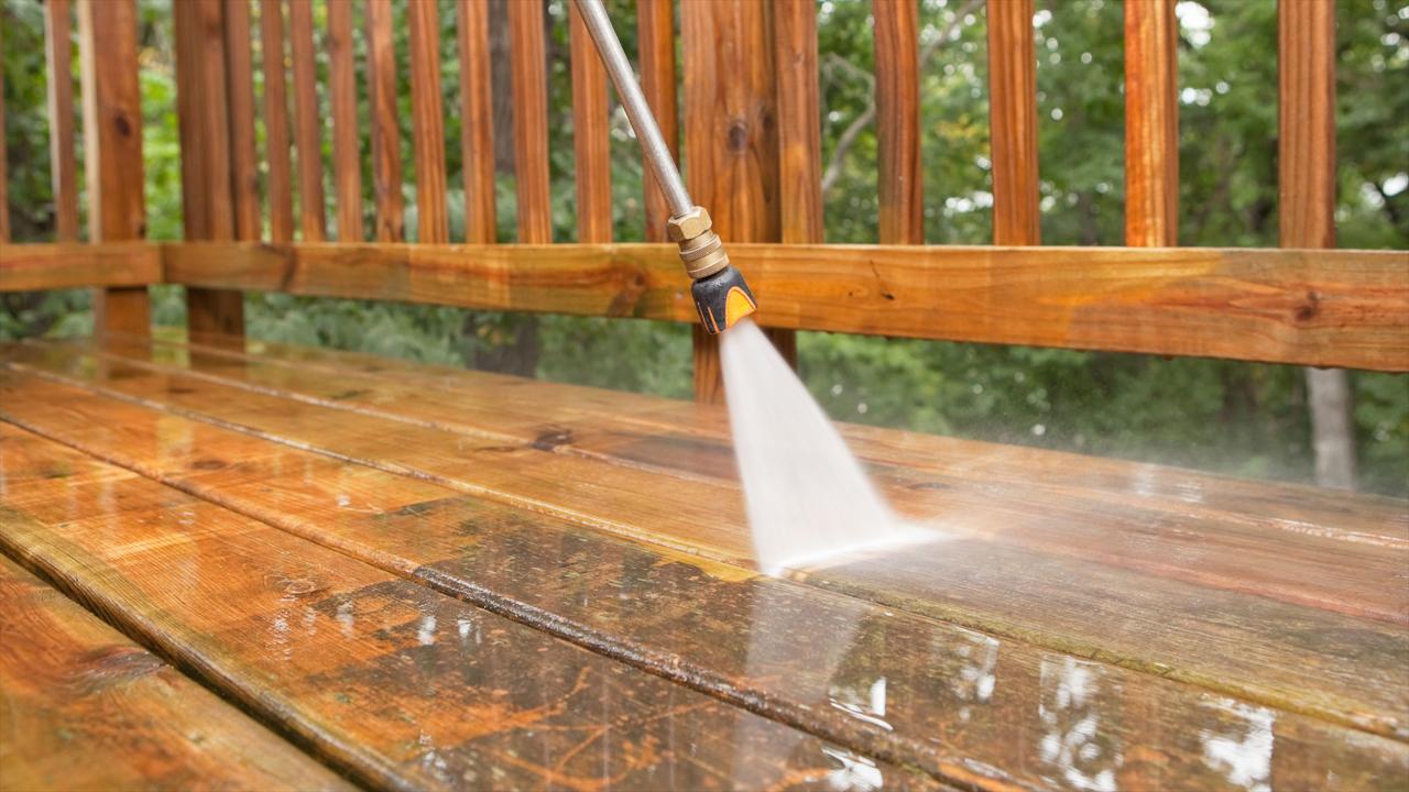 Why Professional Fence and Deck Cleaning Matters