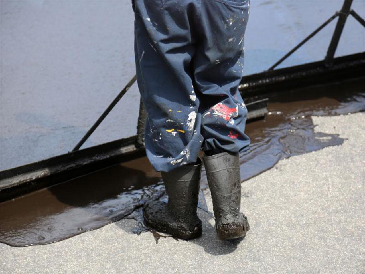 Get the most out of your asphalt with our professional, quality sealcoating services