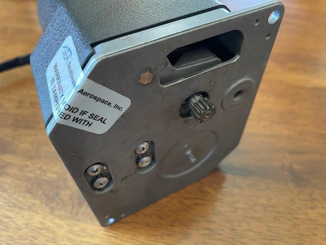 King KS 271A Primary ROLL Servo. Form 8130, Used.