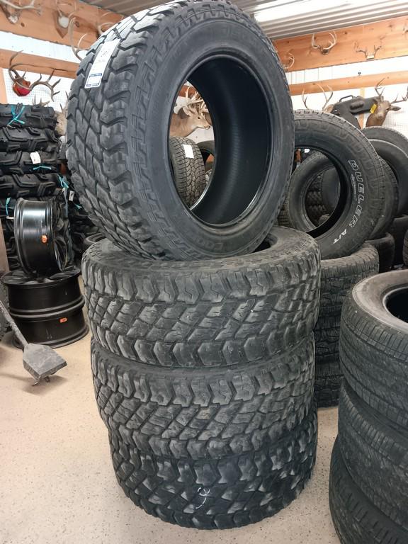 35X12.50R20 Cooper Discover S/T Maxx Tires Set of 4