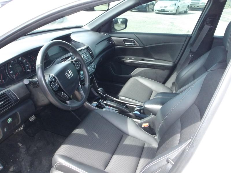 D18 - 2016 Honda Accord Sport