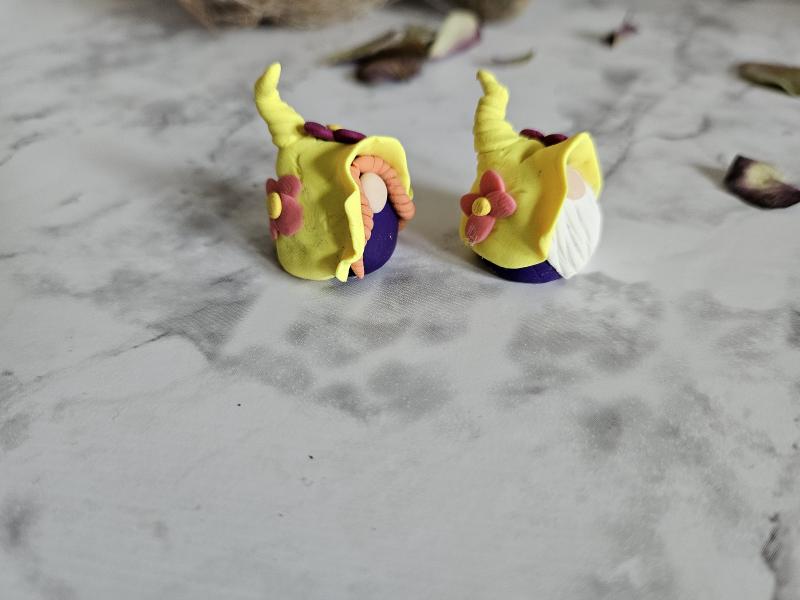 Gnome couple set, yellow hat