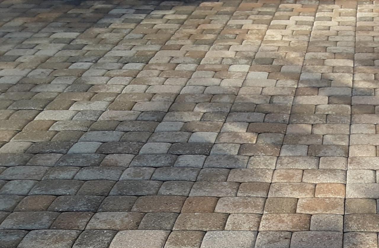Paver Cleaning & Sealing