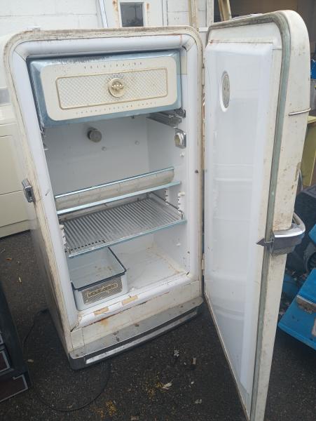 International Harvestor Fridge