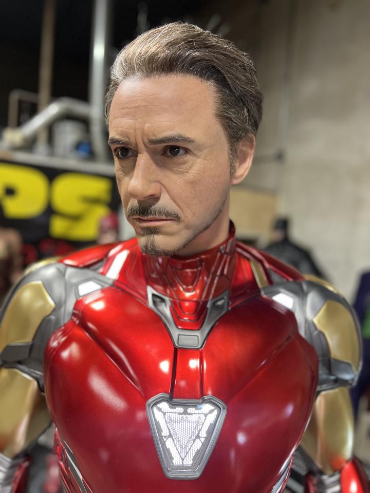 Avengers End Game Tony Stark with Interchangeable Heads